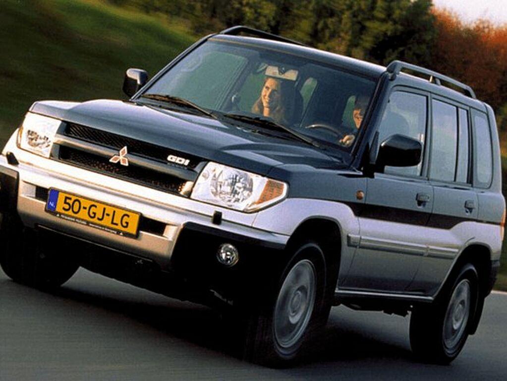 Alfombrillas para Mitsubishi Pajero 2000 - 2006